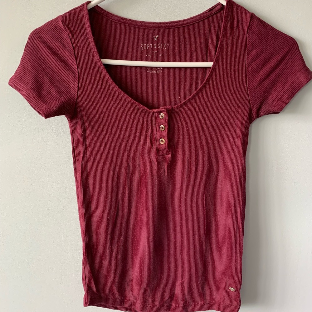 American Eagle tshirt